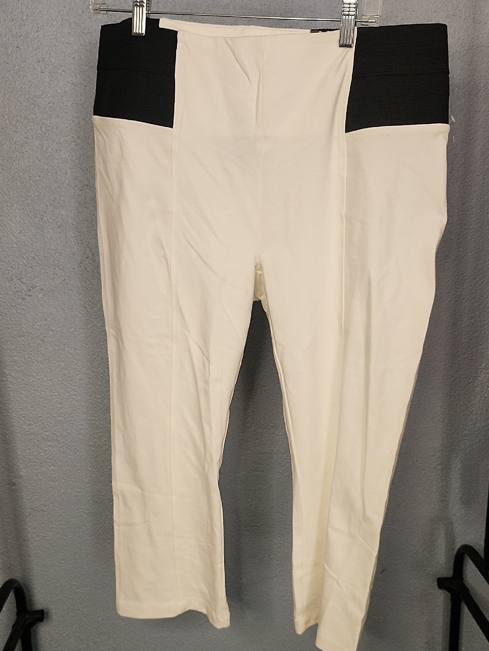 one 5 one Cream Cropped Pull-On Pants with Black Waist Panels